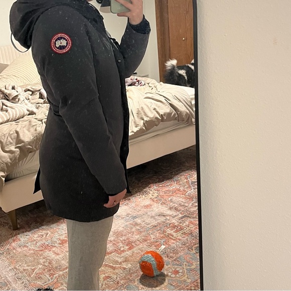 Canada Goose Coat - Picture 9 of 9